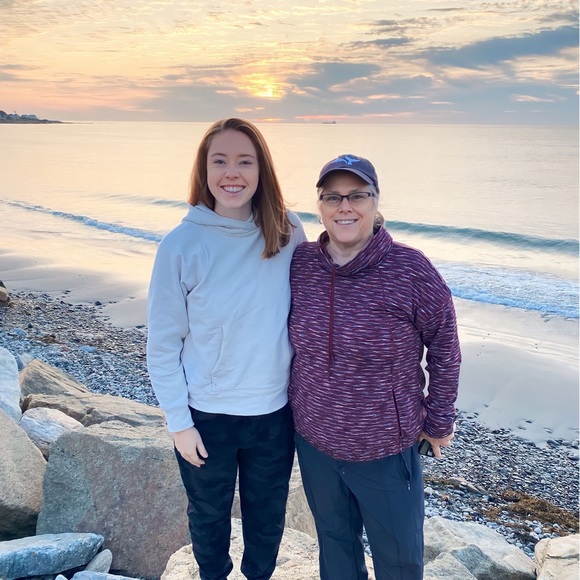 Meet your Posher, Lisa - Picture 2 of 16